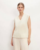 The Alpaca V-Neck Vest | Snow