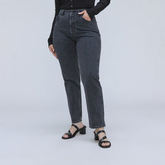 The '90s Cheeky Hourglass Jean | Washed Black | 28.5" Inseam
