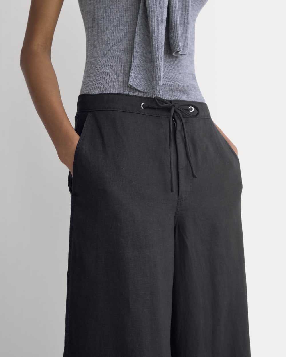 Wide-Leg Drawstring Pant in Linen | Black