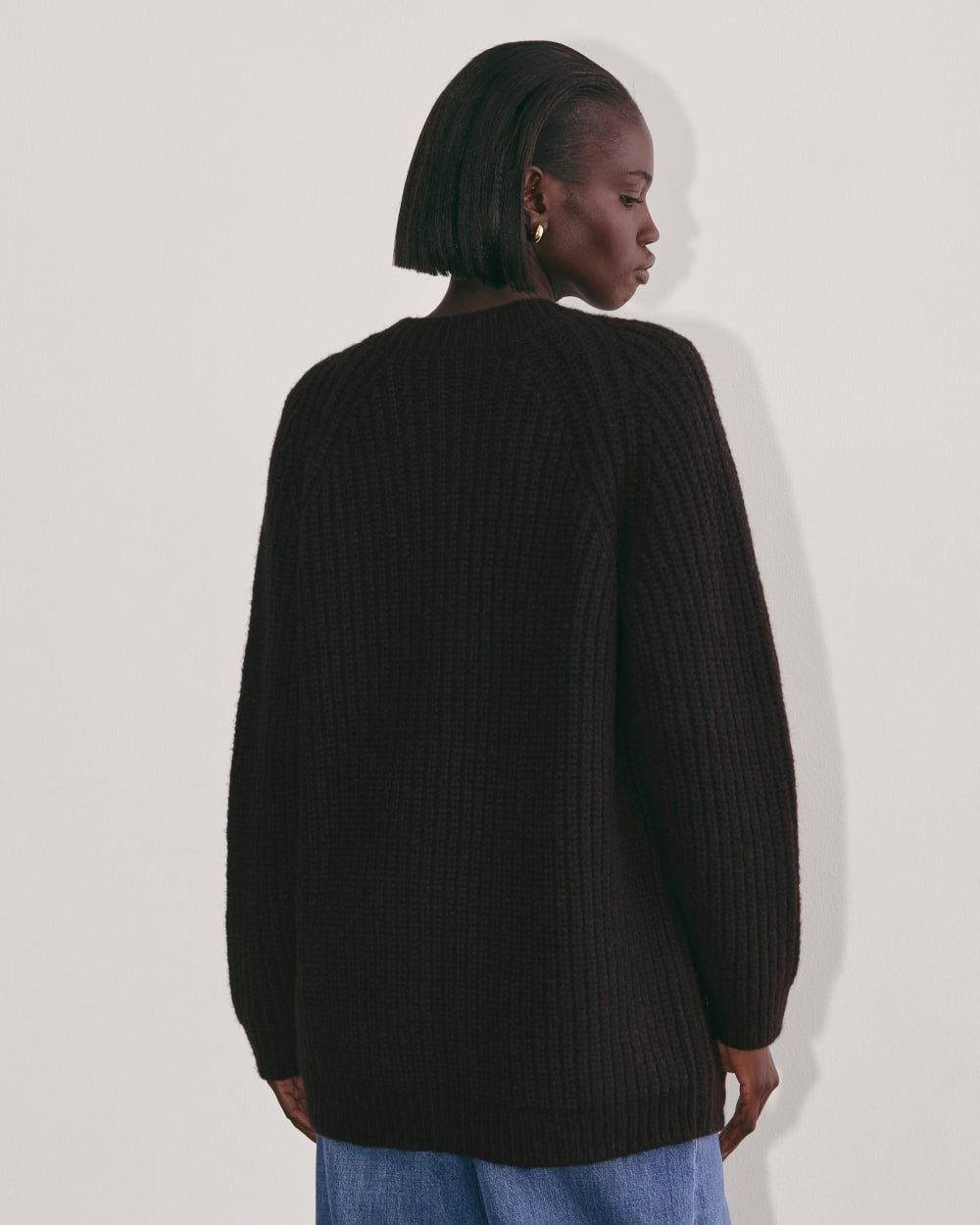 The Fisherman Cardigan in Cloud | Black