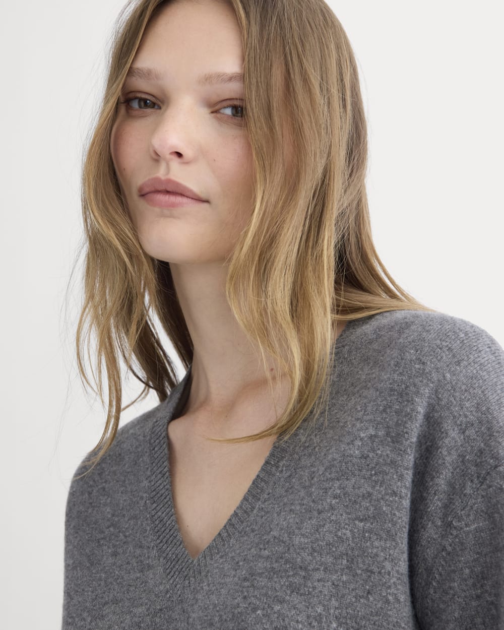 The Classic V in Cashmere | Heather Charcoal