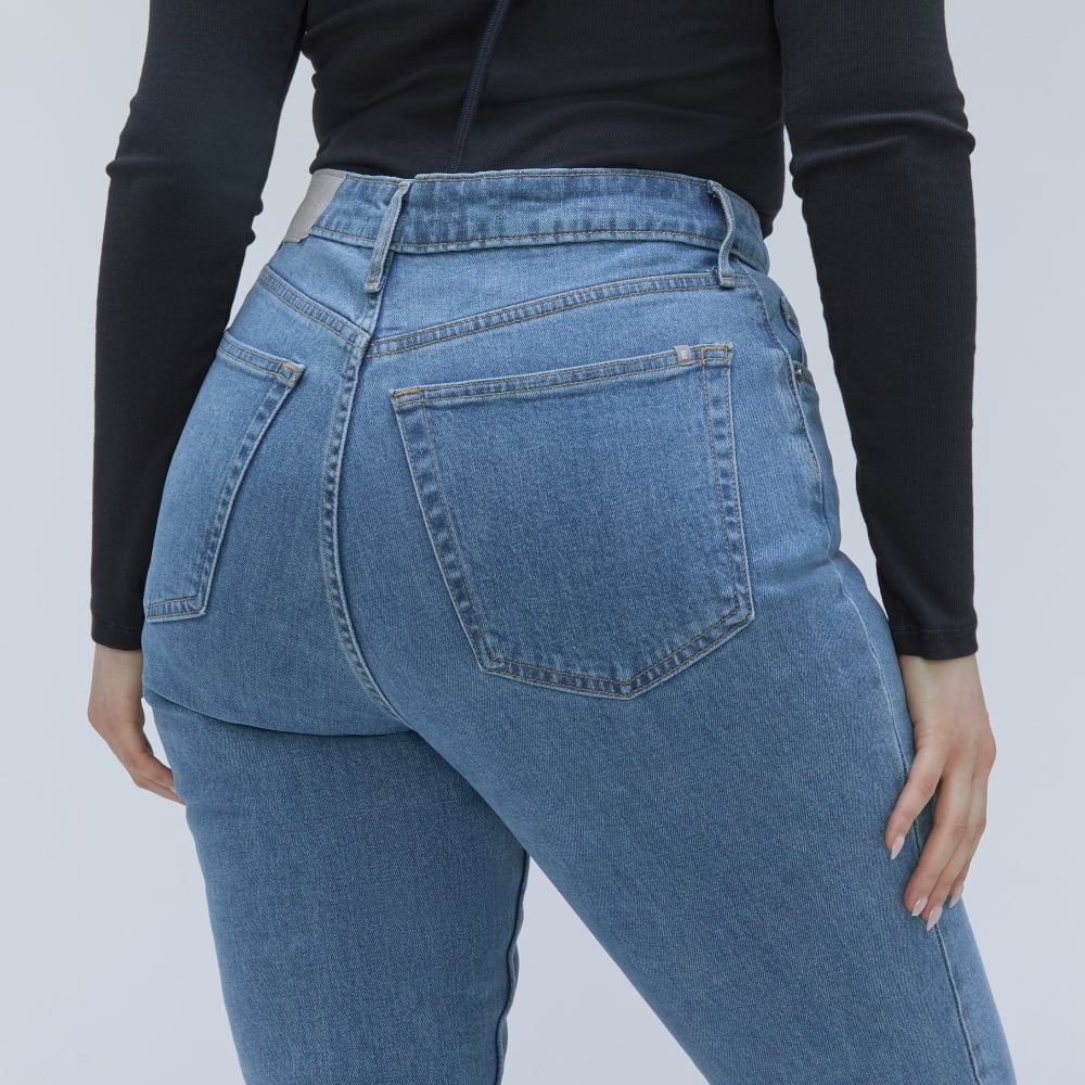 The Cheeky Hourglass Jean | Stone-Washed Sky | 28.5" Inseam
