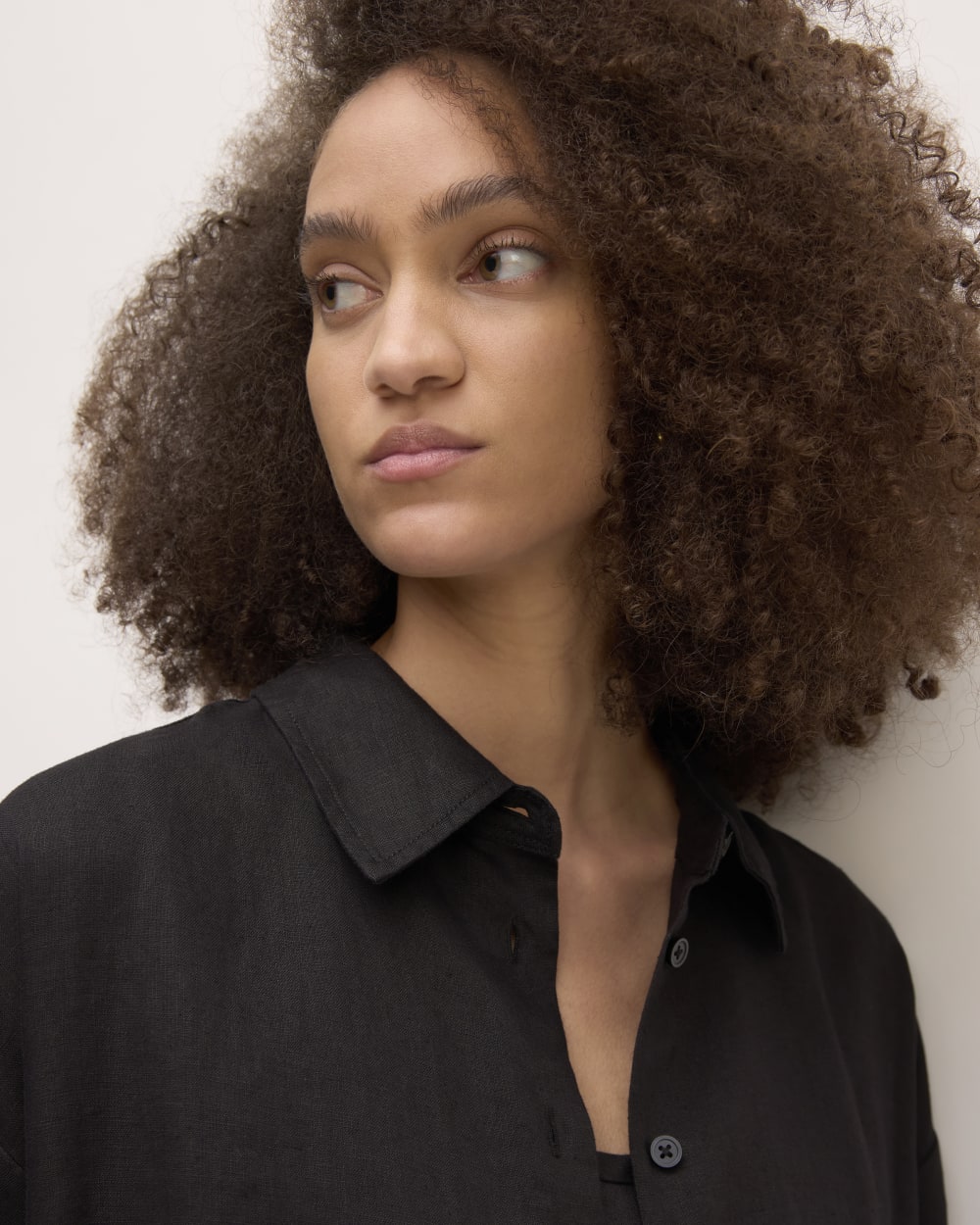 The Boyfriend Shirt in Linen | Black