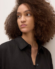 The Boyfriend Shirt in Linen | Black