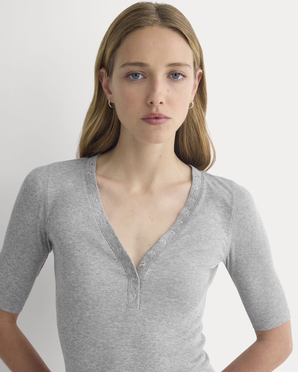 Luxe Rib V-Neck Henley | Heathered Light Grey