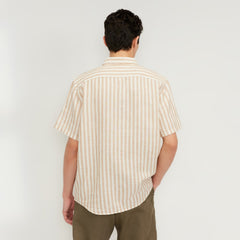 The Classic Short-Sleeve Shirt in Linen | Bone / Caramel