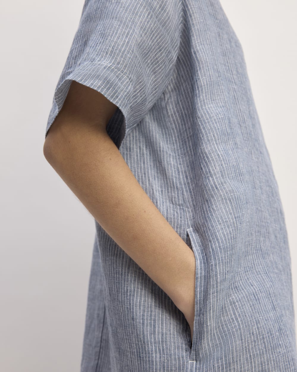 The Shirtdress in Linen | White / Blue