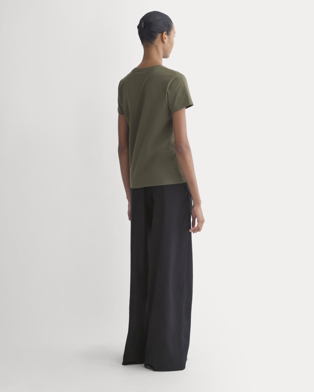 The Slim V-Neck Tee in Essential Cotton | Olive Night