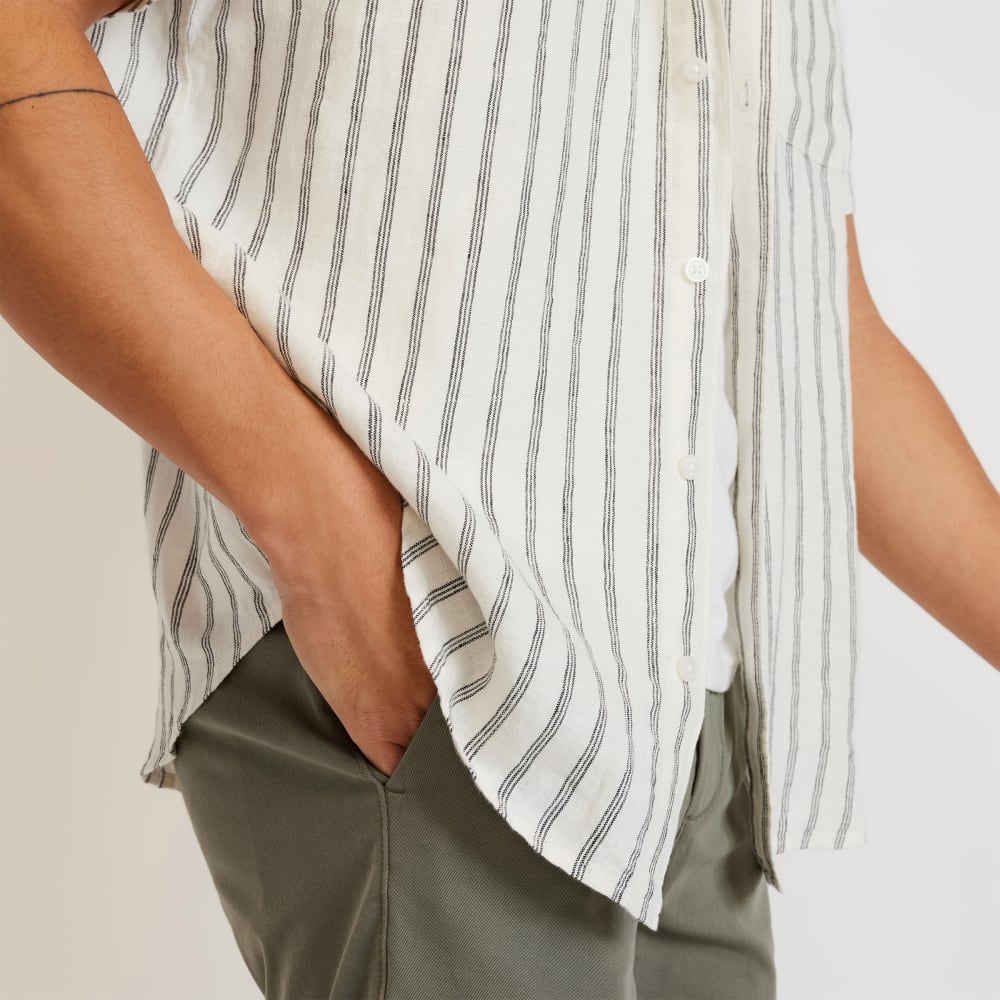 The Classic Short-Sleeve Shirt in Linen | Black / Canvas Tan