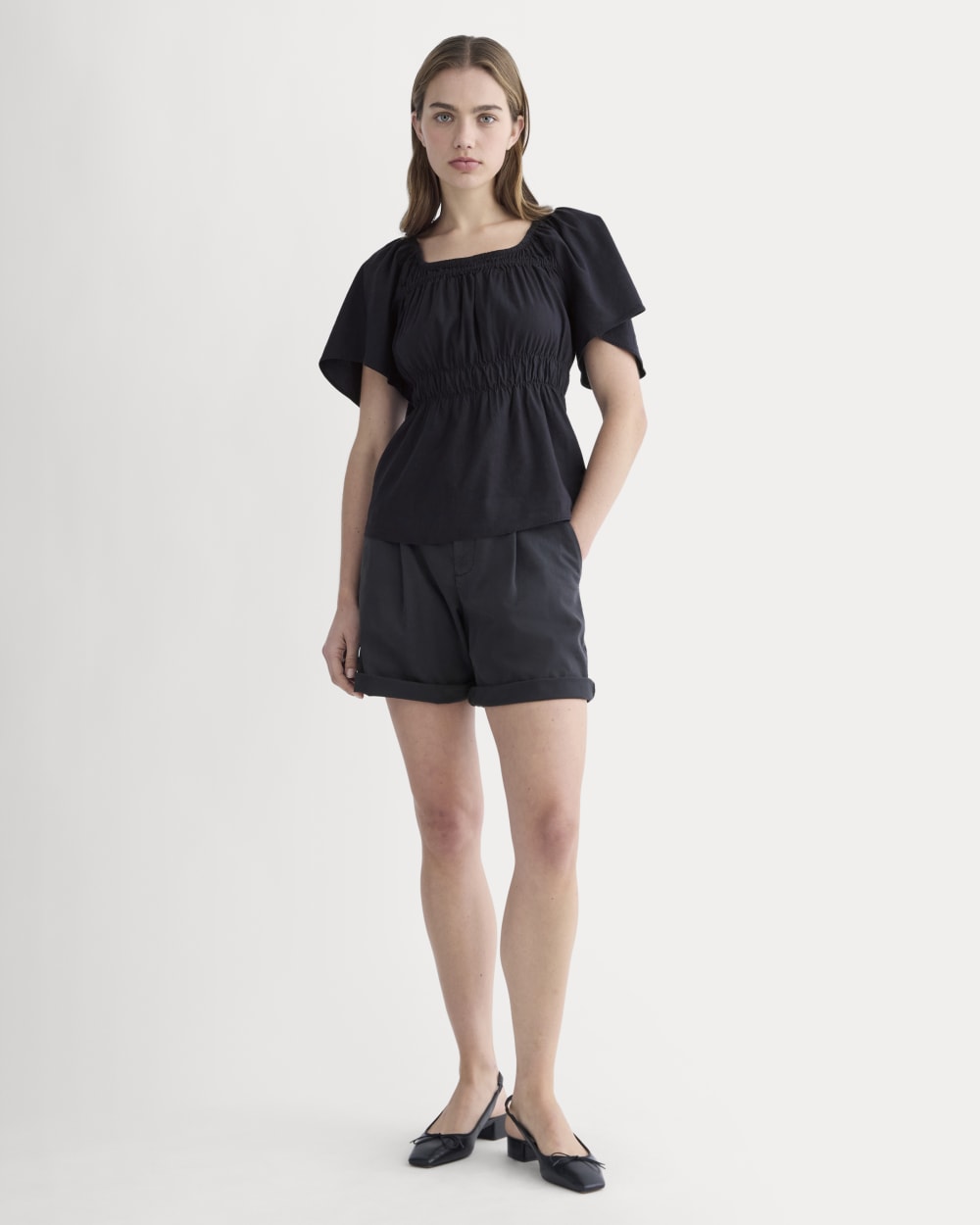 The Flutter-Sleeve Top in Stretch Linen | Black