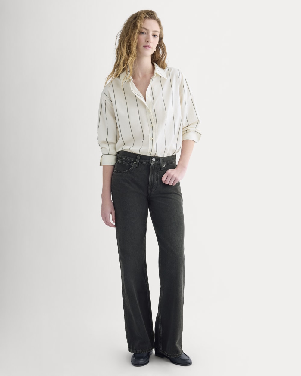 Relaxed Mid-Rise Bootcut Jean | Black