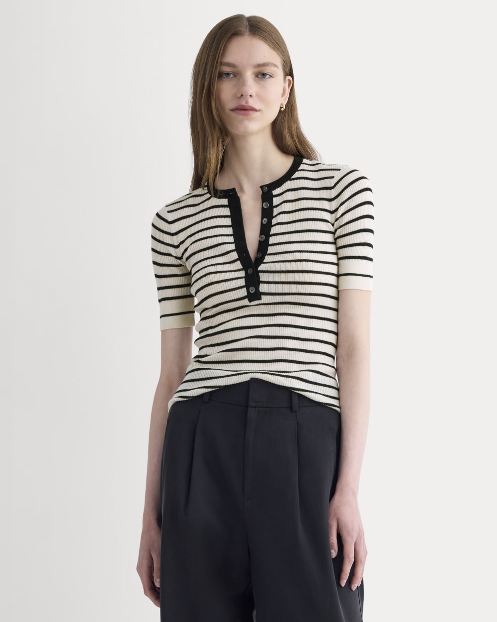 The Short-Sleeve Henley in Ultrasoft Merino | Parchment / Black