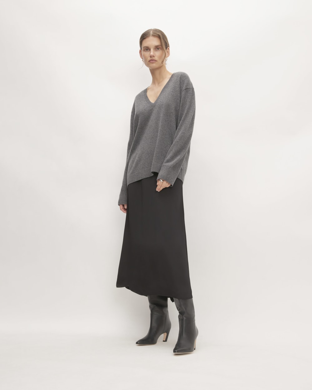 The Classic V in Cashmere | Heather Charcoal