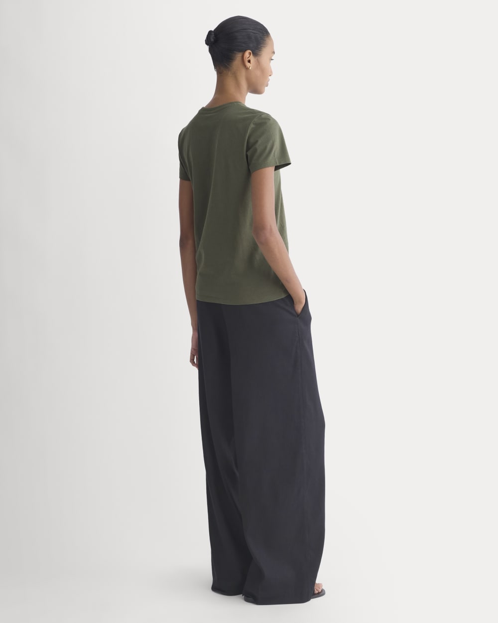 The Slim Crew in Essential Cotton | Olive Night