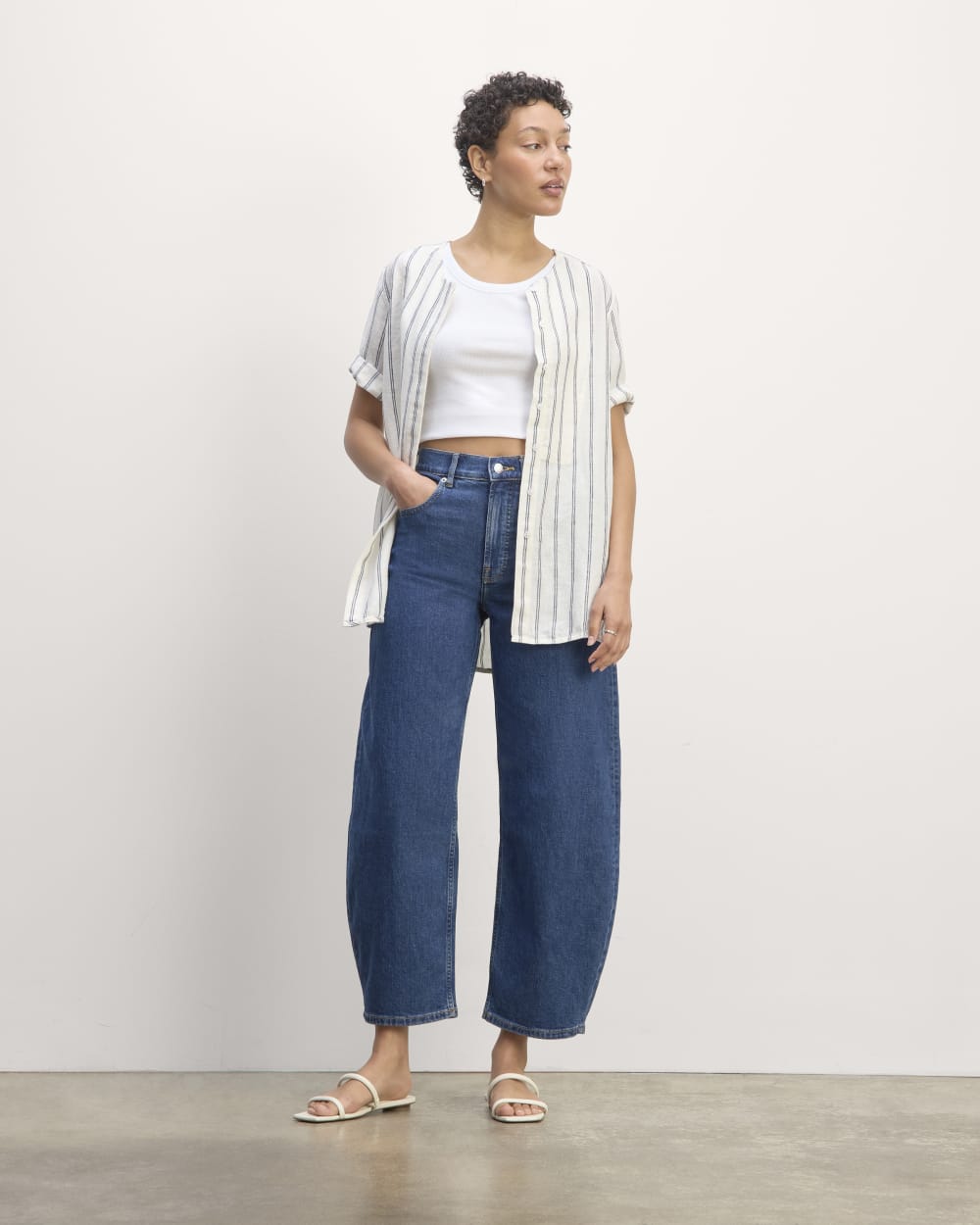 The Bib Shirt in Linen | Bone/Navy