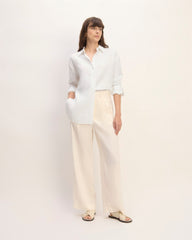The Boyfriend Shirt in Linen | White
