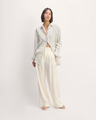 The Boyfriend Shirt in Linen | Bone/Navy