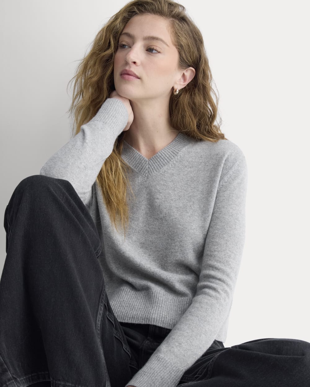Cashmere Cropped High-V Sweater | Light Heather Grey