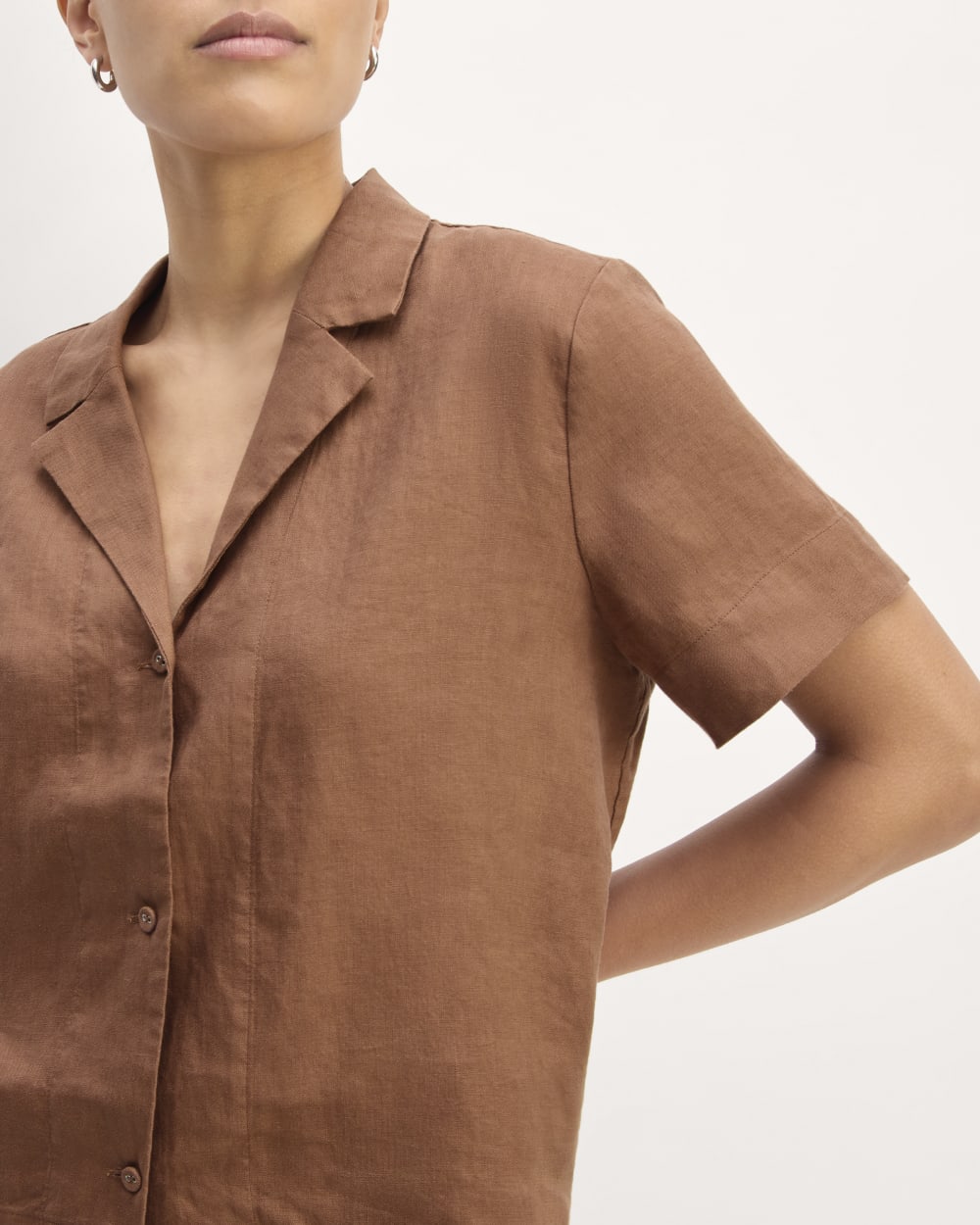 The Notch Shirt in Linen | Carob Brown